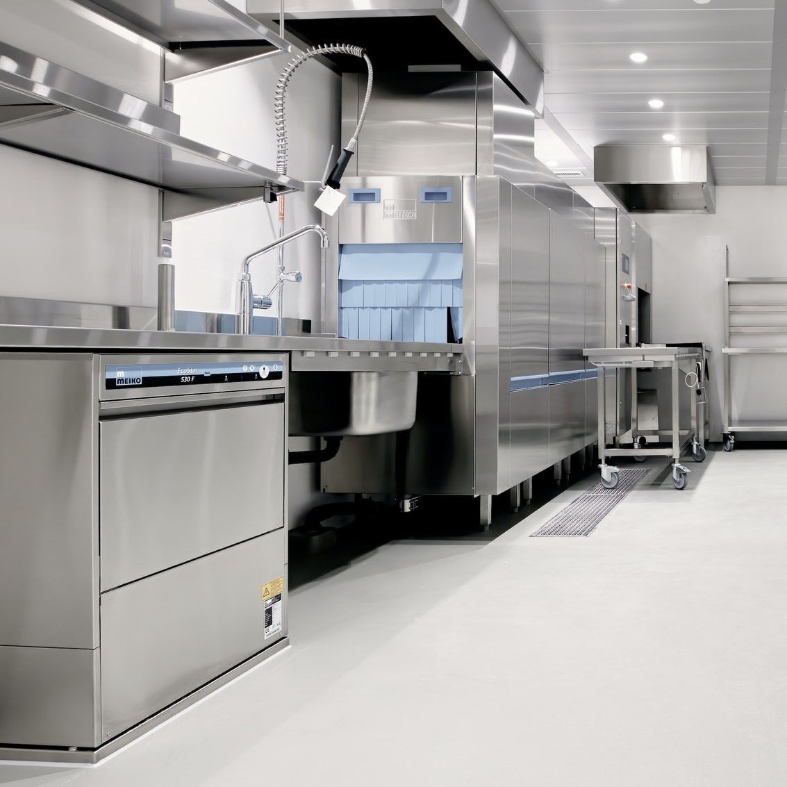 Why is stainless steel the best metal for everyday kitchen equipment?