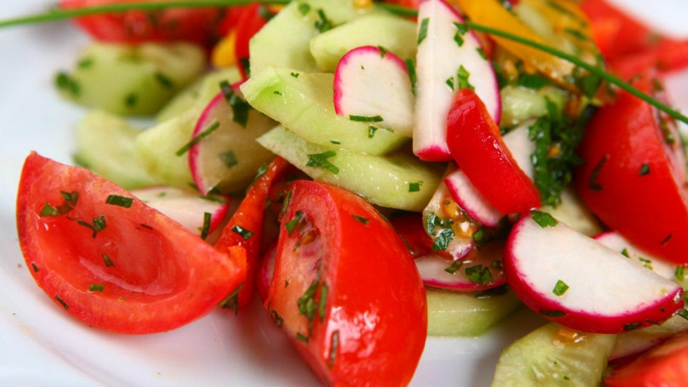 Main ingredients for marinated tomatoes