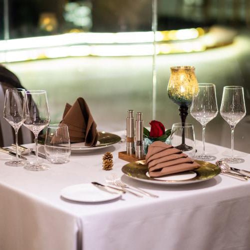 Restaurant Table Setting With Best Serving Sets - ShriandSam