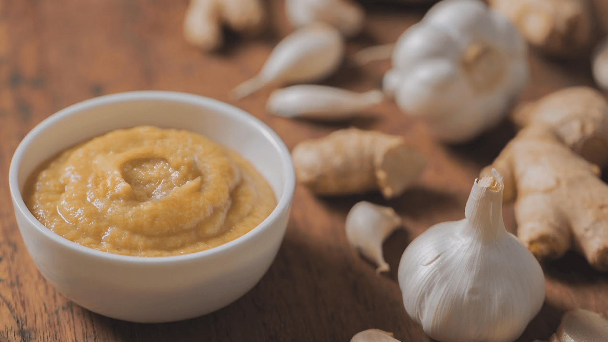 https://shriandsam.com/cdn/shop/articles/why-do-we-need-ginger-garlic-paste-for-cooking-8854346.png?v=1763362147&width=2048