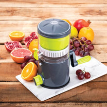 Compact Hand Juicer